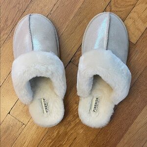 Fireside Women's Cream Slippers